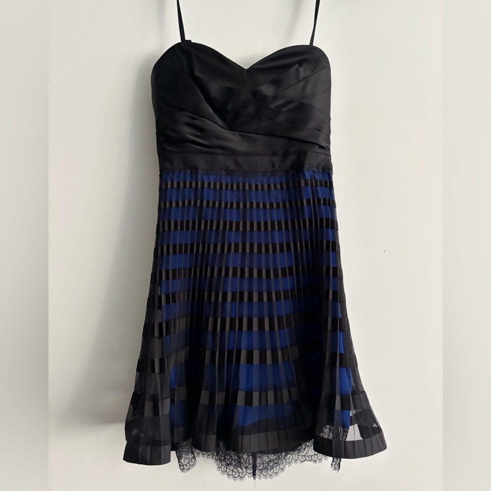 BCBGMAXAZRIA Blue & Black Strapless Cocktail Dress Size 2